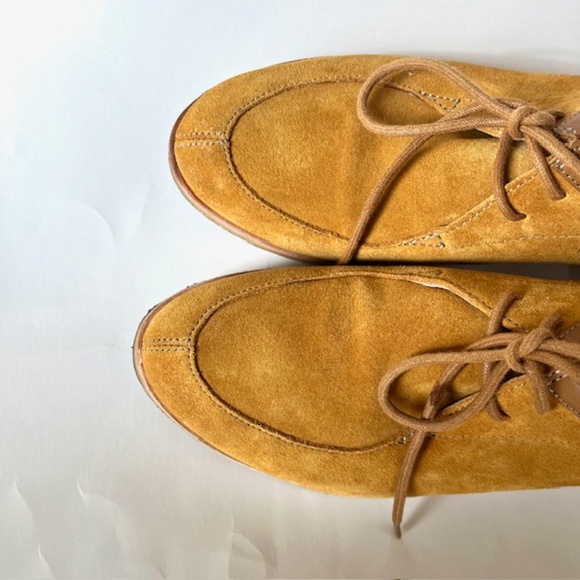 Clarks Original Mustard Suede Woman's Heel Loafer Size 10 - Picture 2 of 9